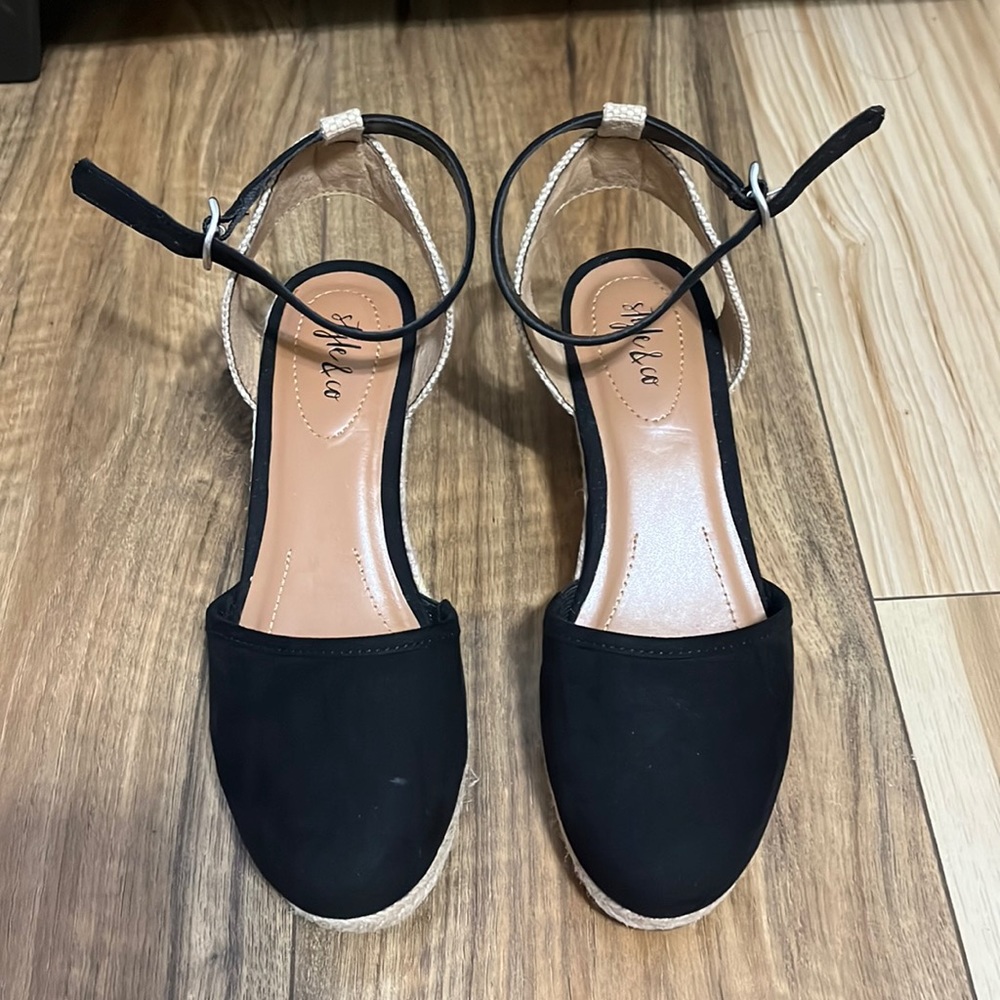 Never worn Black Style & Co espadrilles size 5